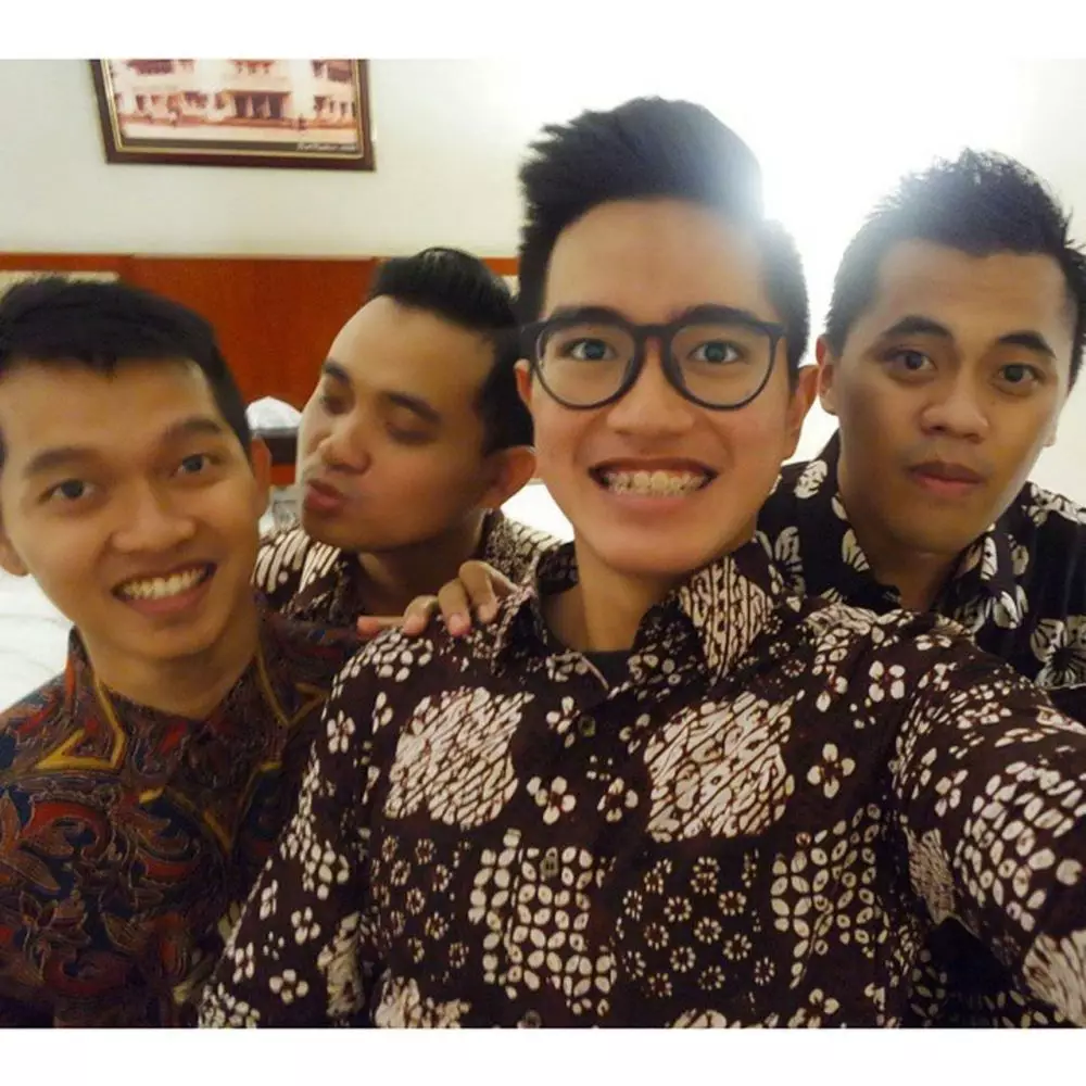 Kaesang ke kondangan © 2021 brilio.net Kaesang ke kondangan © 2021 brilio.net