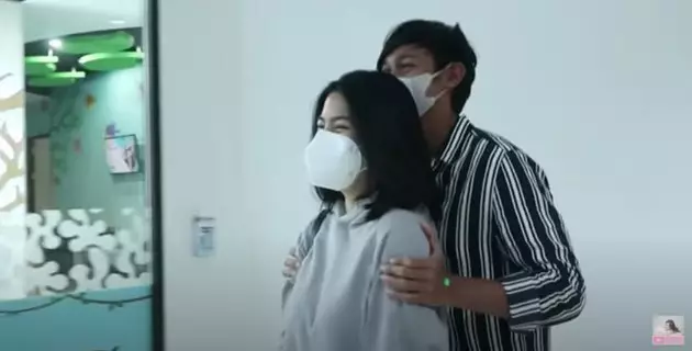 Feli cek kehamilan diantar Caesar Hito Berbagai sumber Feli cek kehamilan diantar Caesar Hito Berbagai sumber