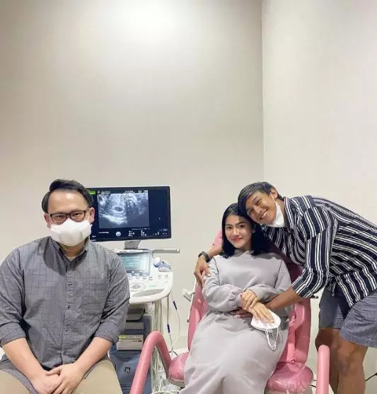 Feli cek kehamilan diantar Caesar Hito Berbagai sumber Feli cek kehamilan diantar Caesar Hito Berbagai sumber