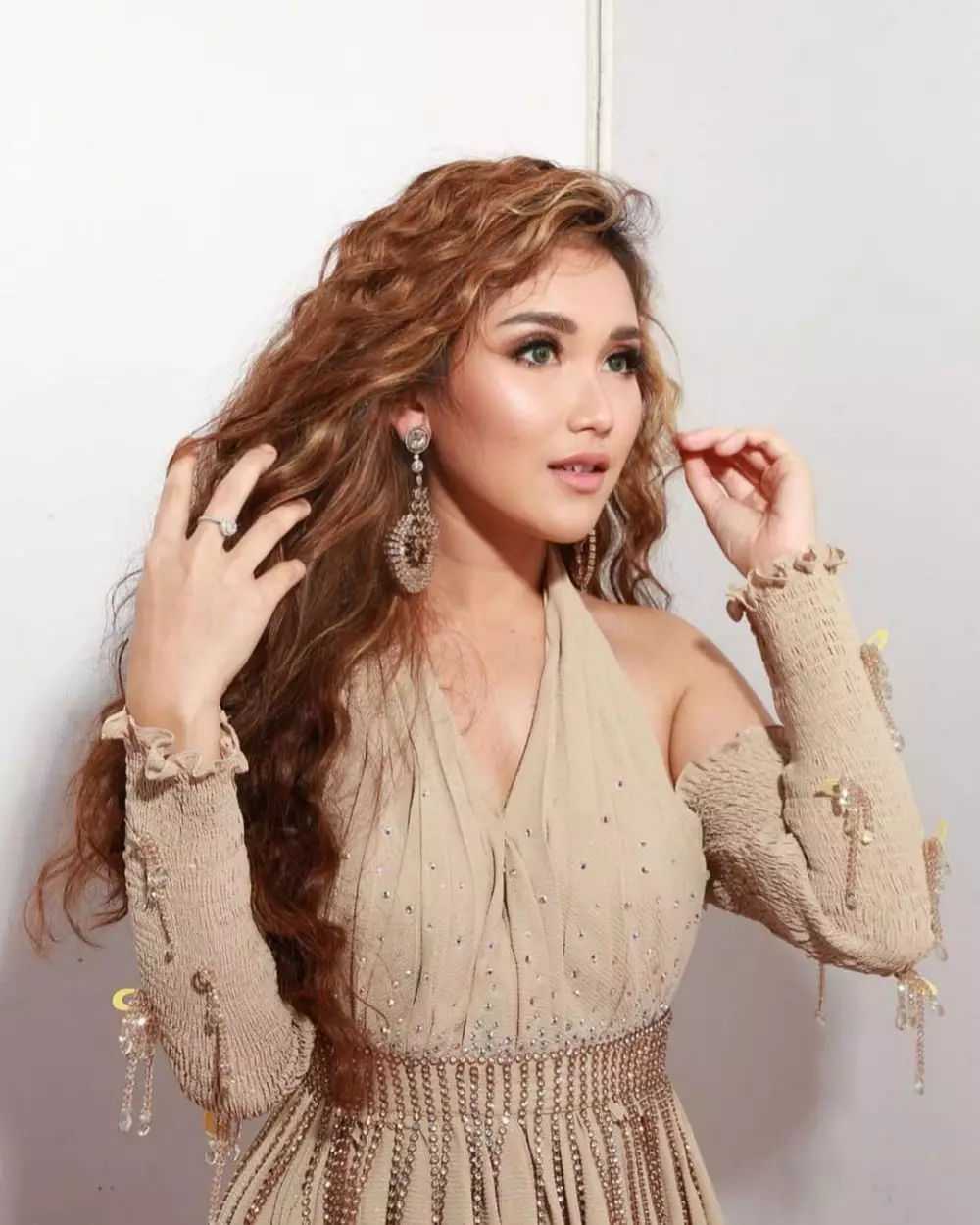 Transformasi gaya rambut Ayu Ting Ting © 2021 brilio.net