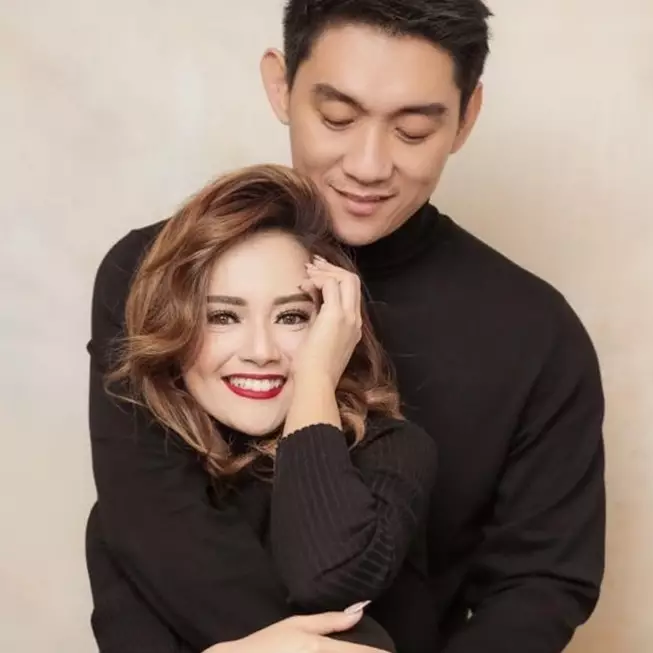 9 Momen lamaran Ifan Seventeen &amp; Citra Monica, sederhana penuh kesan