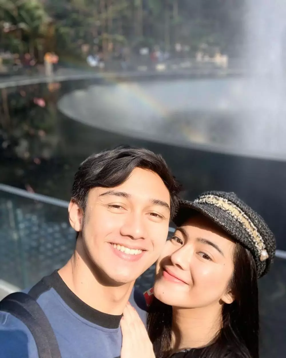 Momen selfie 9 seleb yang nikah di 2021 © 2021 brilio.net Momen selfie 9 seleb yang nikah di 2021 © 2021 brilio.net