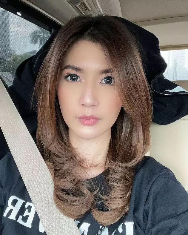 potret terbaru asty ananta Berbagai sumber