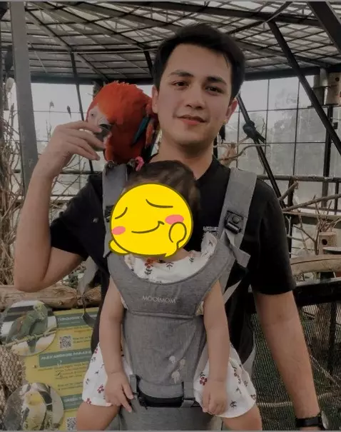 Rizky Alatas momong anak © 2021 Instagram/@@rizkyalatas