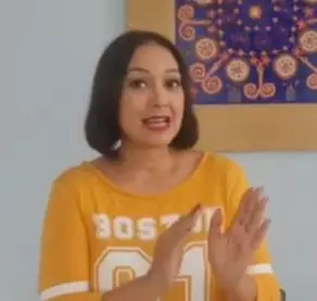 10 Potret Ira Wibowo pamer gaya rambut baru, tampil lebih fresh berbagai sumber