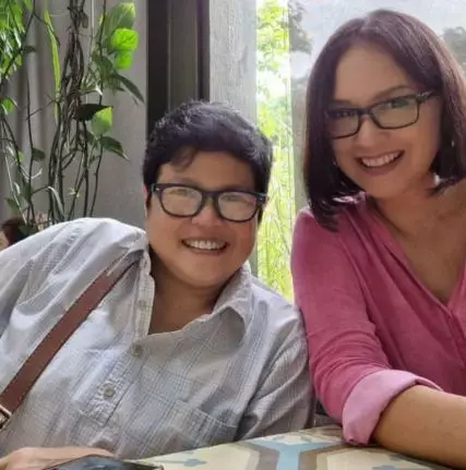 10 Potret Ira Wibowo pamer gaya rambut baru, tampil lebih fresh berbagai sumber