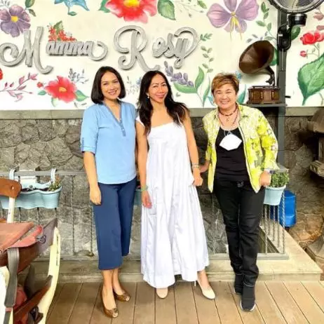 10 Potret Ira Wibowo pamer gaya rambut baru, tampil lebih fresh berbagai sumber