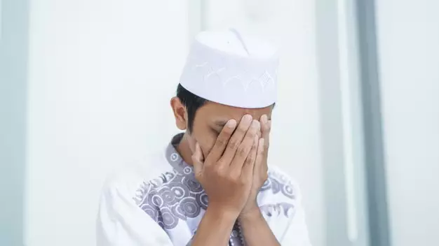 Bacaan doa sholat subuh © freepik.com