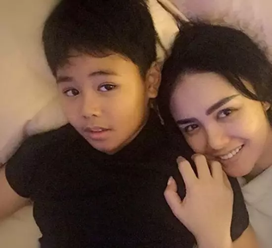 Yuni Shara saat bangun tidur © Instagram