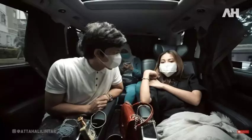 10 Momen Atta Halilintar temani Aurel Hermansyah cek kandungan berbagai sumber