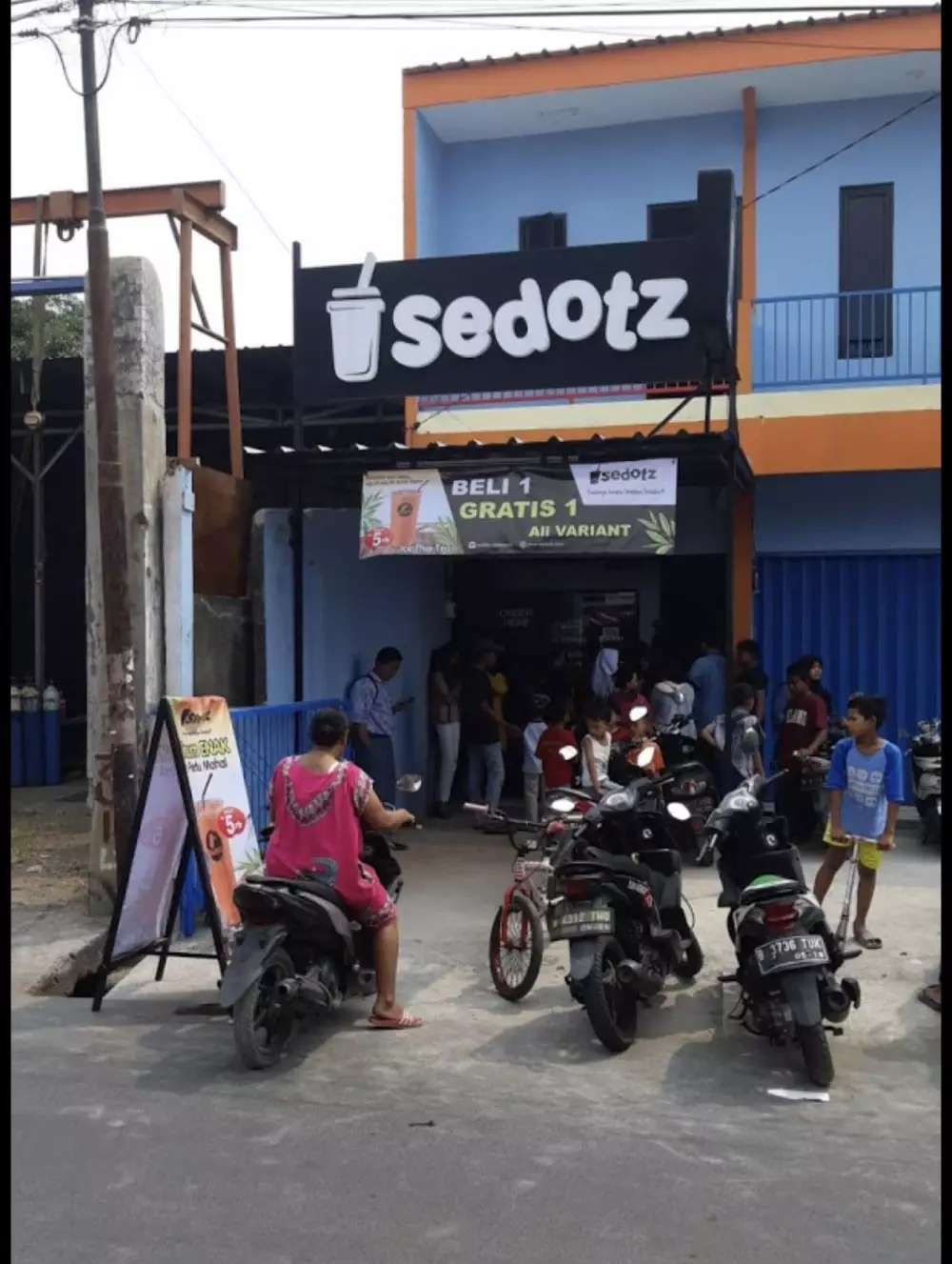 Nama lucu kios minuman © berbagai sumber