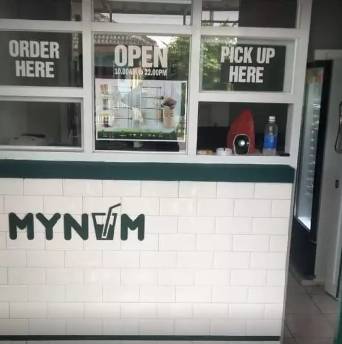 Nama lucu kios minuman © berbagai sumber