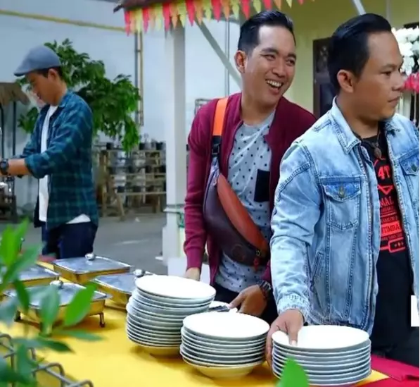 pernikahan Bulik Wiwik dan Mang Darma © 2021 Instagram pernikahan Bulik Wiwik dan Mang Darma © 2021 Instagram