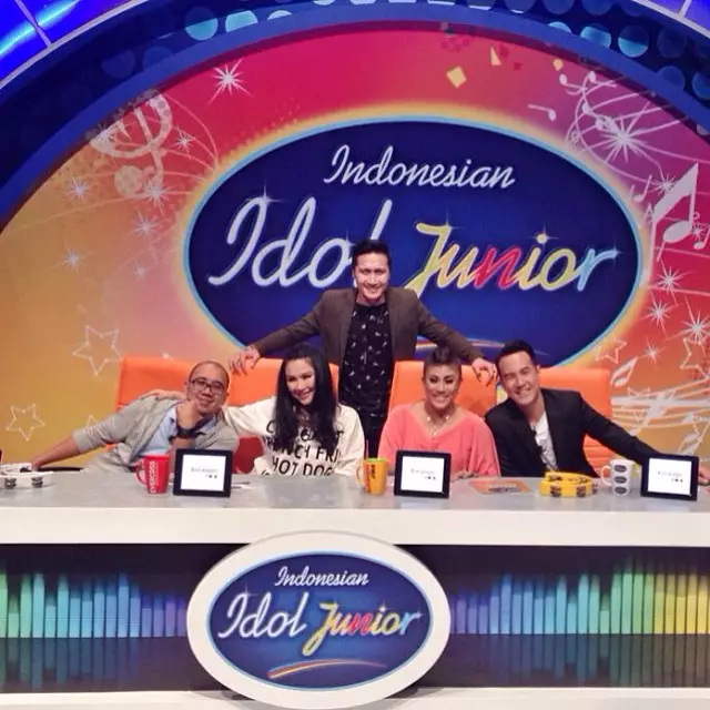 persahabatan daniel mananta dan arie untung © berbagai sumber