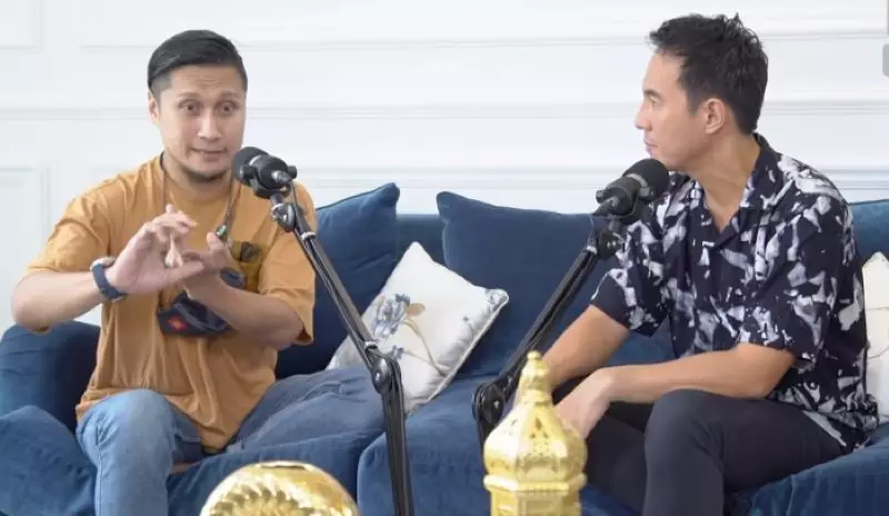 persahabatan daniel mananta dan arie untung © berbagai sumber