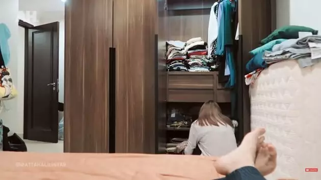 malam pertama atta aurel Berbagai sumber