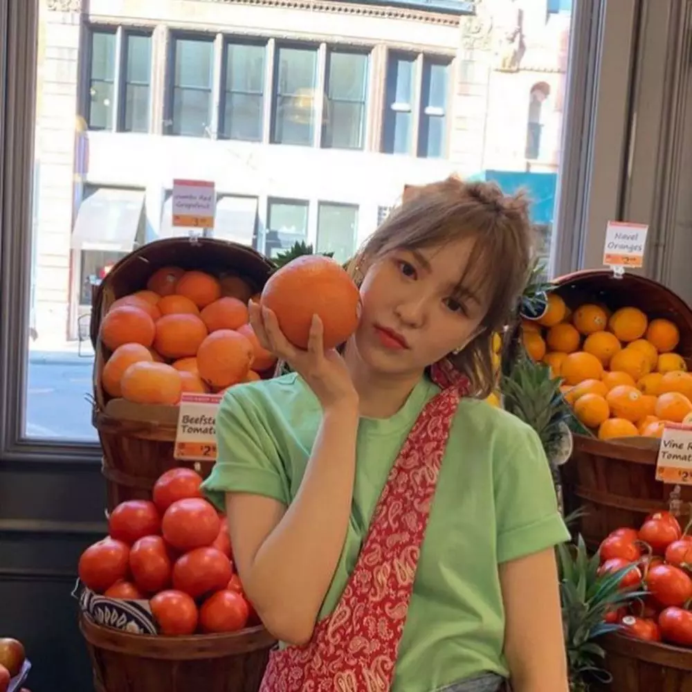 10 Beda gaya panggung dan keseharian Wendy Red Velvet berbagai sumber 10 Beda gaya panggung dan keseharian Wendy Red Velvet berbagai sumber