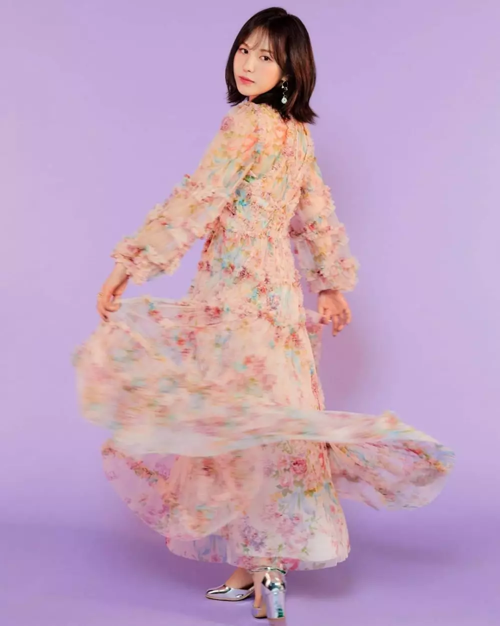 10 Beda gaya panggung dan keseharian Wendy Red Velvet berbagai sumber 10 Beda gaya panggung dan keseharian Wendy Red Velvet berbagai sumber