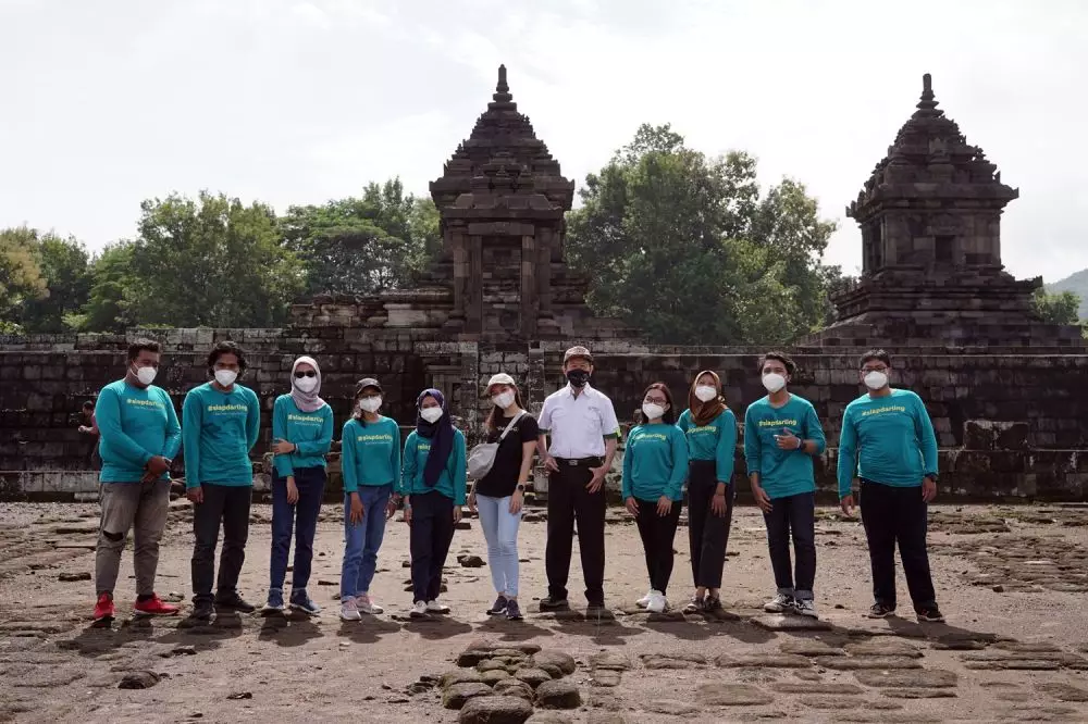 Candi Darling From Home © 2021 brilio.net