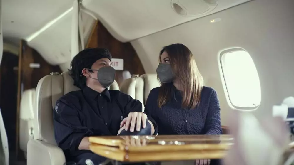 honeymoon atta dan aurel Instagram