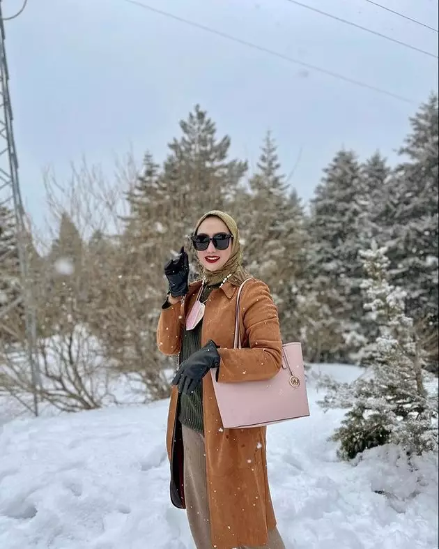 potret yulita liburan di turki Berbagai sumber