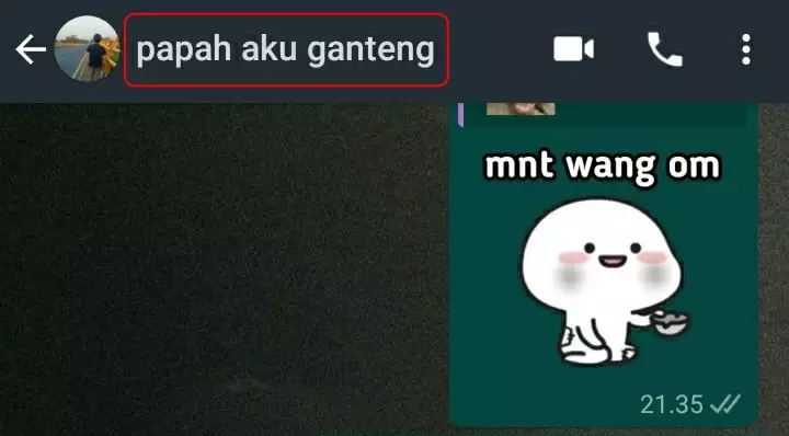 Nama kontak ayah di HP © berbagai sumber