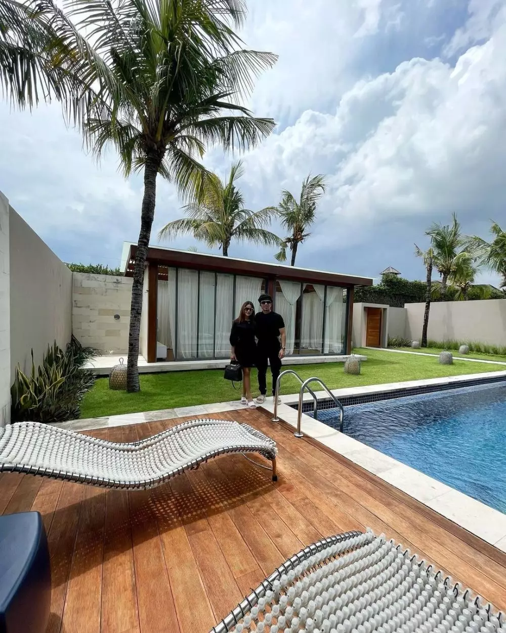 vila Aurel Atta honeymoon © berbagai sumber