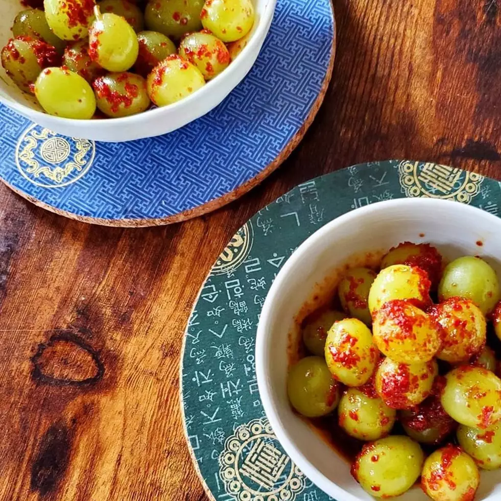 Nggak melulu sayuran, ini 5 kimchi dari buah-buahan