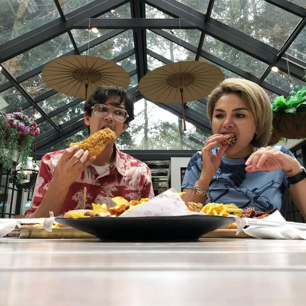 potret persahabatan nikita mirzani dan dimas beck © Instagram