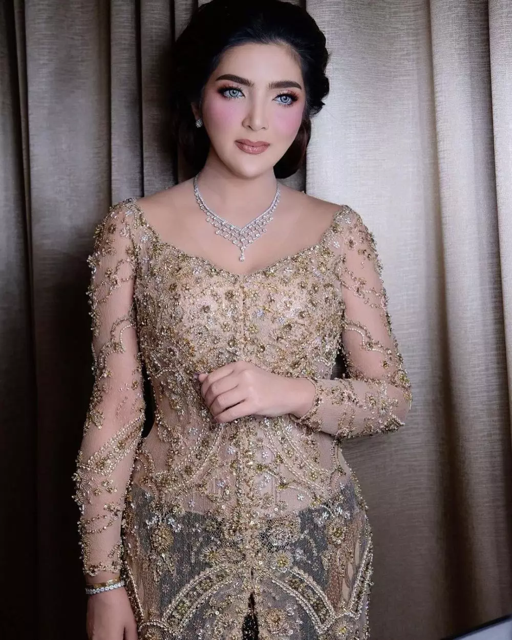 gaya ashanty pakai kebaya di berbagai acara © Instagram gaya ashanty pakai kebaya di berbagai acara © Instagram