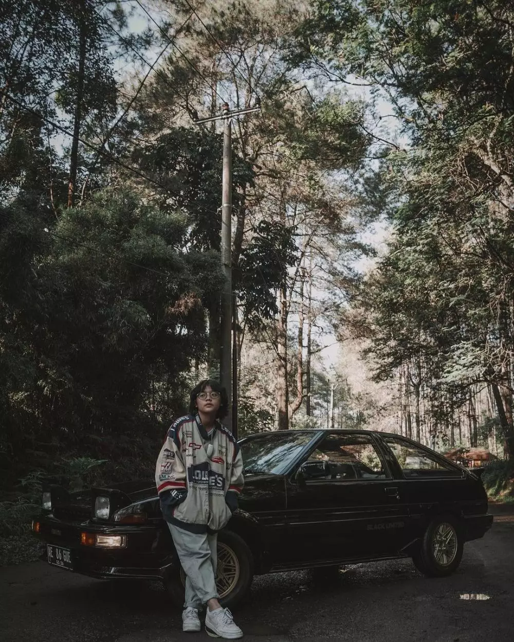 gaya cinta kuya dengan mobil klasik © Instagram