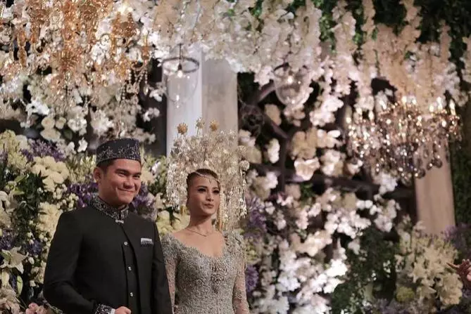 Seleb menikah pakai adat Minang Instagram