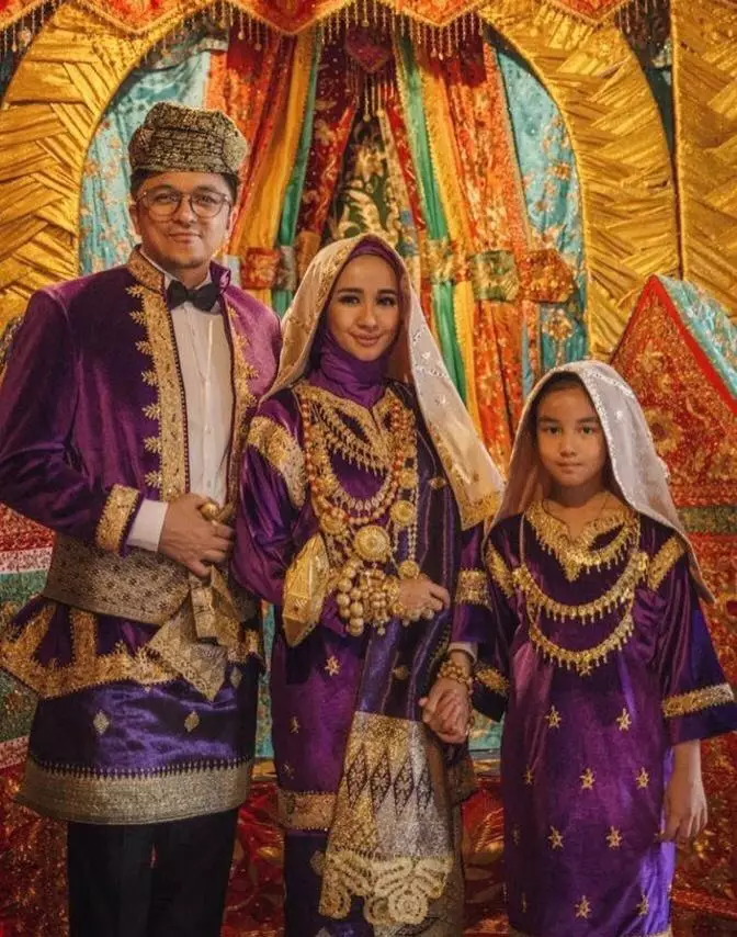 Seleb menikah pakai adat Minang Instagram