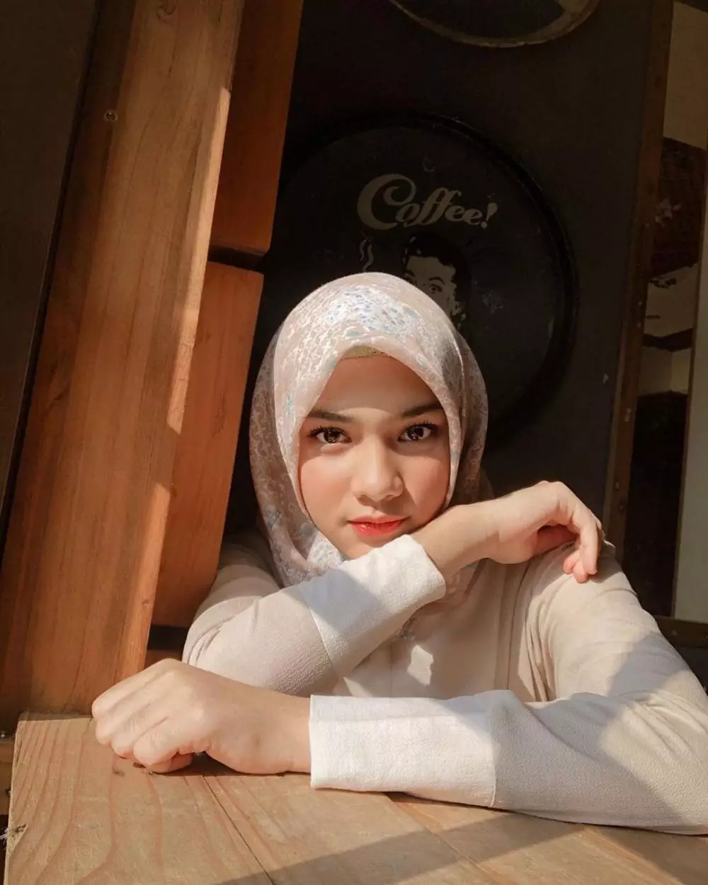 Pesona Davina Karamoy Instagram