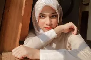 10 Pesona Davina Karamoy, aktris Mata Batin 2 yang dekat Syakir Daulay