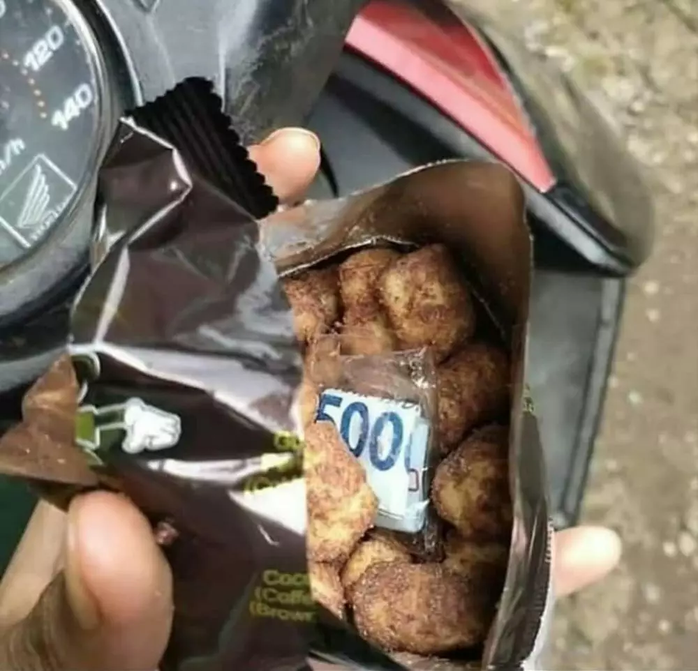 jajanan warung nyeleneh © Berbagai Sumber