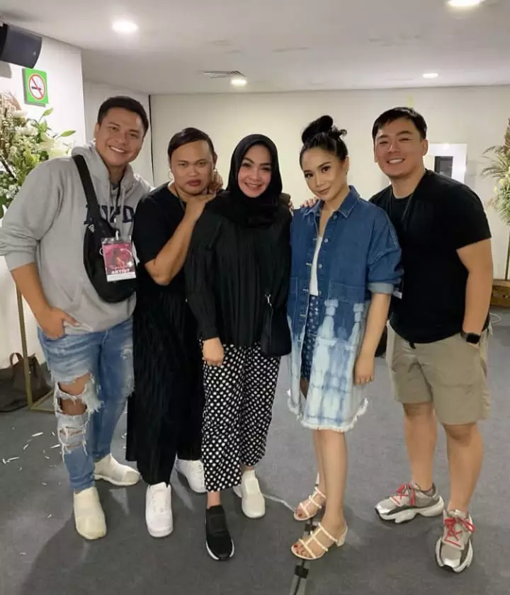 gaya fashion Rieta Amalia © Instagram/@rieta_amalia gaya fashion Rieta Amalia © Instagram/@rieta_amalia