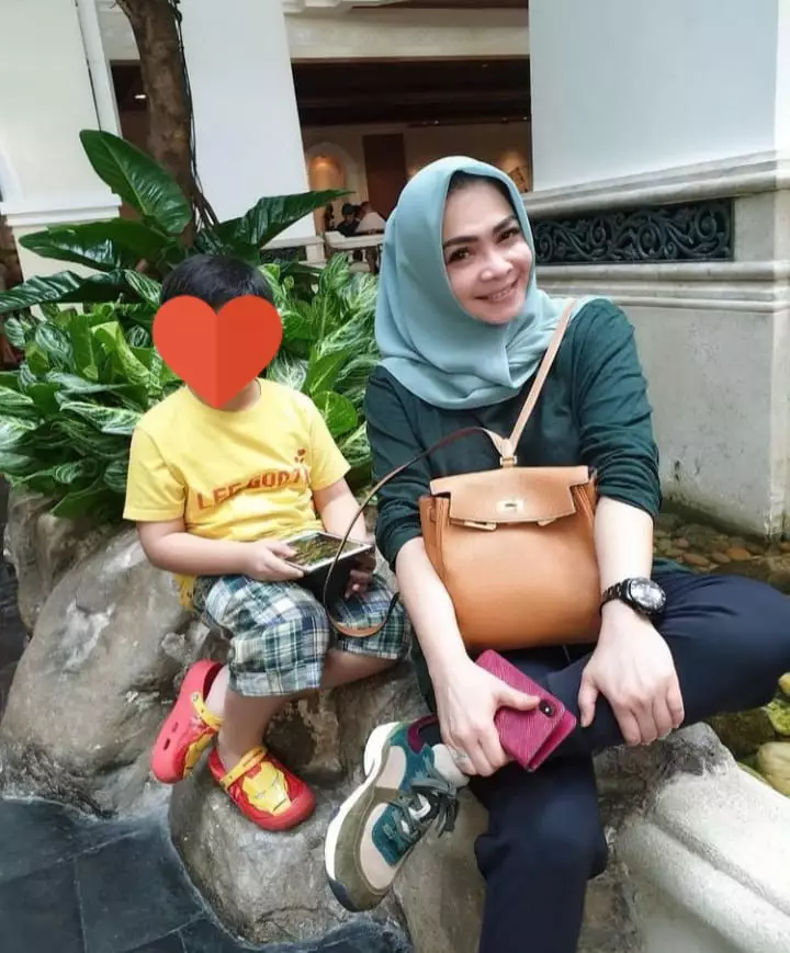 gaya fashion Rieta Amalia © Instagram/@rieta_amalia gaya fashion Rieta Amalia © Instagram/@rieta_amalia