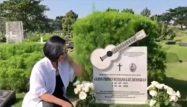  Momen Kasih di Hari Putih © berbagai sumber