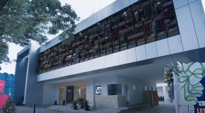 potret kantor mewah © YouTube/JURAGAN 99 vs SHANDY