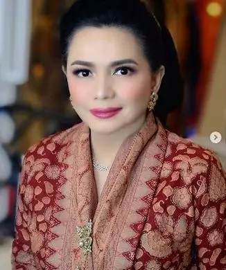 potret cantik yanti isfandiary Berbagai sumber potret cantik yanti isfandiary Berbagai sumber