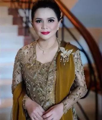 potret cantik yanti isfandiary Berbagai sumber potret cantik yanti isfandiary Berbagai sumber