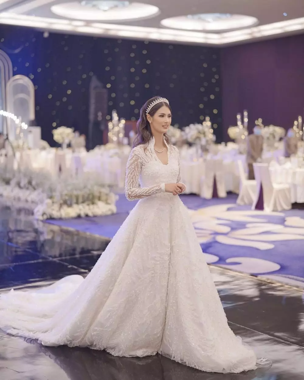 pesona seleb pakai mahkota saat nikah © instagram