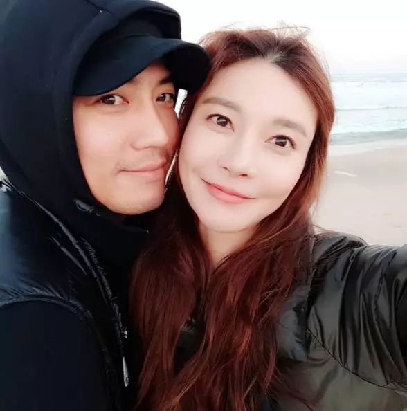 Seleb Korea terlibat cinlok dari berbagai sumber Seleb Korea terlibat cinlok dari berbagai sumber