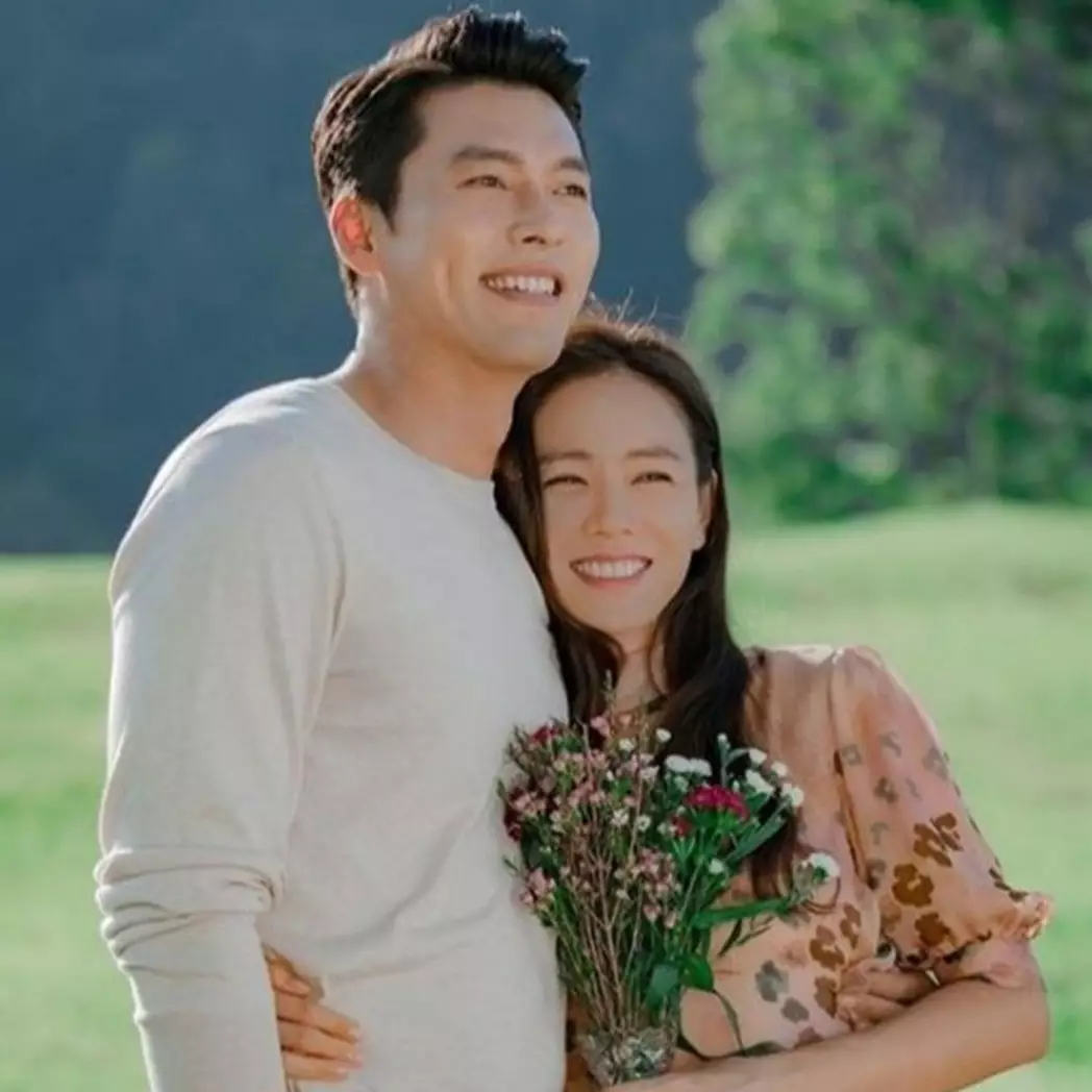 8 Pasangan seleb Korea yang terlibat cinta lokasi, ada pemain CLOY