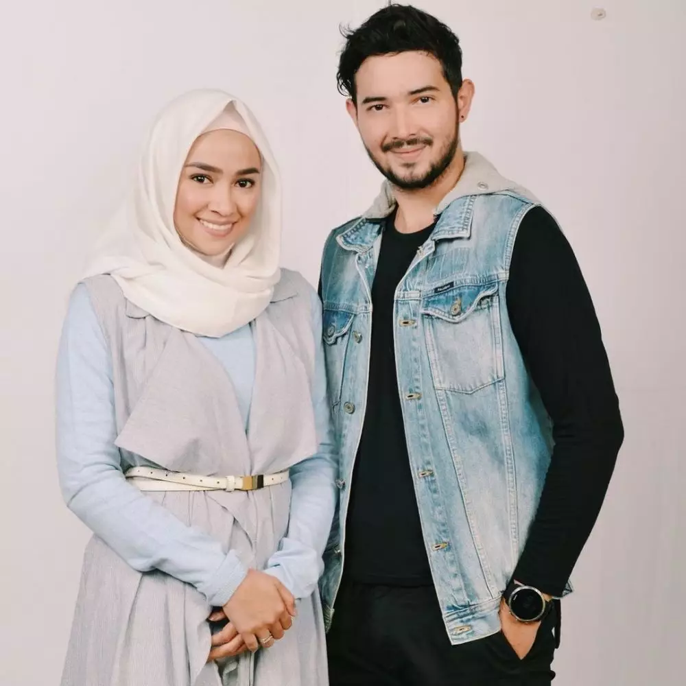 seleb cantik adu akting bareng suami © instagram