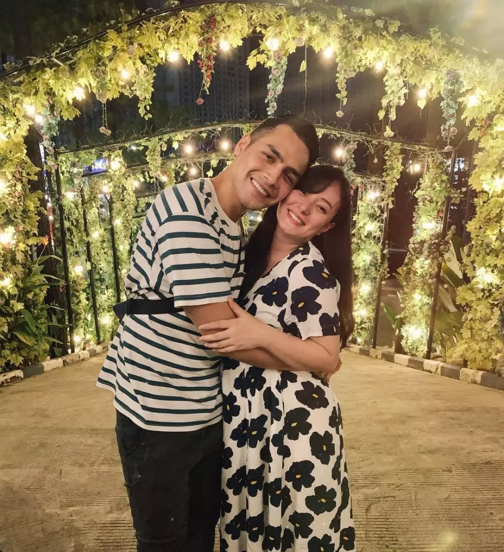 seleb cantik adu akting bareng suami © instagram