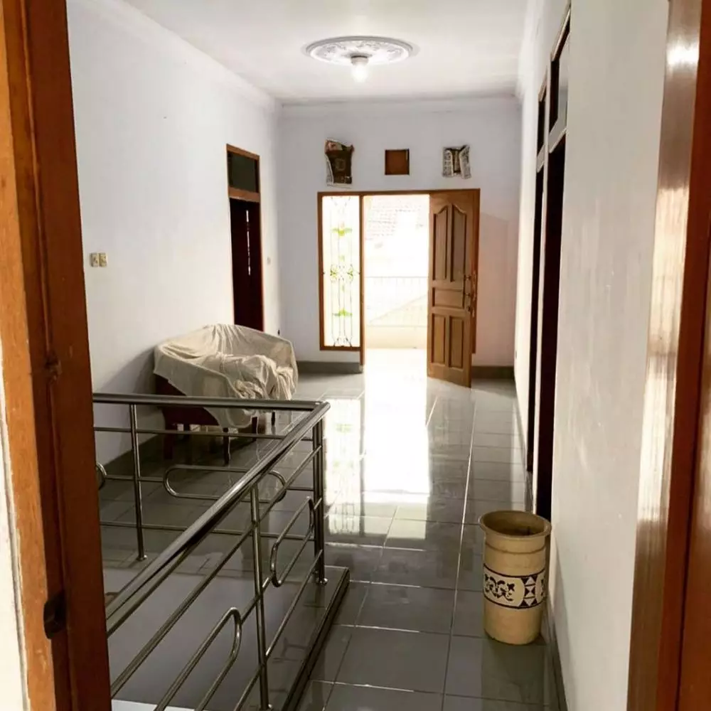 penampakan rumah masa kecil Cita Citata yang akan dijual © 2021 brilio.net penampakan rumah masa kecil Cita Citata yang akan dijual © 2021 brilio.net