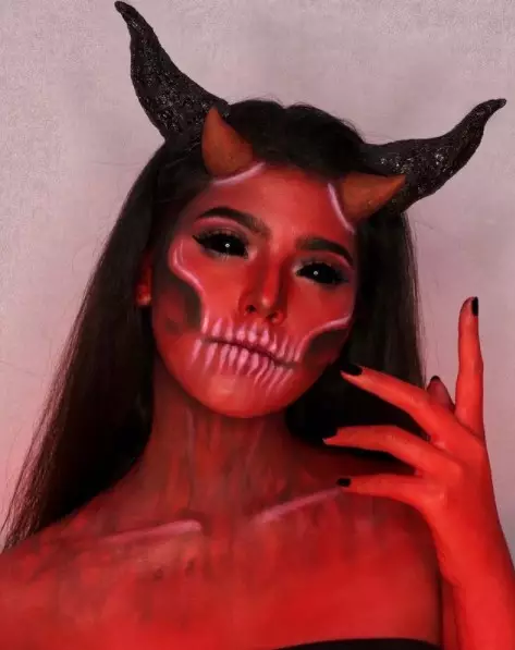 Polesan make up Jharna Bhagwani Instagram/@jharnabhagwani Polesan make up Jharna Bhagwani Instagram/@jharnabhagwani