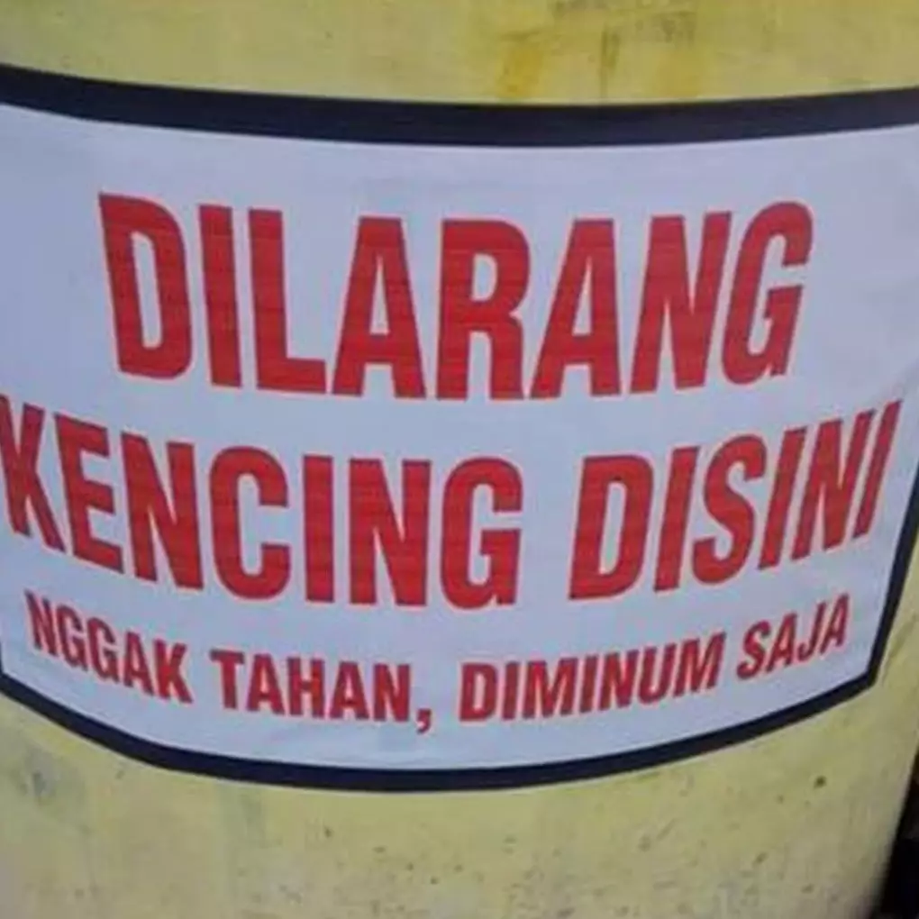 15 Pemberitahuan dilarang buang air kecil sembarang ini kocak abis